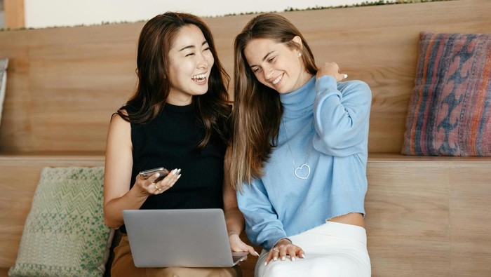 'Girl Squad' atau 'Drama Club'? Tips Menghindari Konflik Kantor yang Didominasi Perempuan