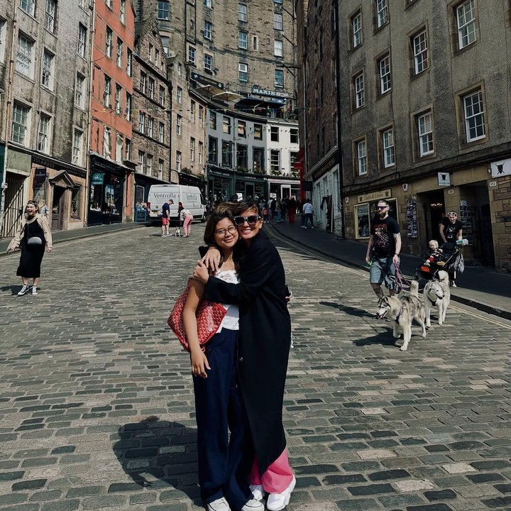 <p>Titi berharap permintaan Miyake untuk hadiah ulang tahunnya itu bisa meninggalkan manfaat bagi dirinya. "Selamat ulang tahun Miyake sayang dan cintaku. Semoga kebaikan yang kamu sebarkan berlipat kembali ke hidupmu," ujar Titi. (Foto: Instagram @titiradjopadmaja)</p>