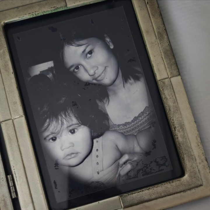 <p>Titi juga mengungkap hadiah spesial yang diminta anaknya di perayaan ulang tahun ke-20 ini, Bunda. Alih-alih minta dibelikan barang mewah, Miyake justru meminta sang Bunda untuk melakukan aksi sosial. "Pas aku nanya mau kado apa (krn 20thn buat dia sangat special), jawabannya sederhana: &ldquo;Kasih ke anak yatim piatu aja semua <em>budget</em> kado buat Miyake ya Bu.&rdquo; Dan di situ aku tau&hellip; aku sudah menerima kado terindah, yaitu bisa jadi ibu dari anak berhati seindah kamu Miyake. Terimakasih ya..," ujar Titi. (Foto: Instagram @titiradjopadmaja)</p>