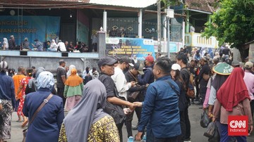 Warga Padati Pajimatan Imogiri Tempat Pakubuwono XIII Dimakamkan