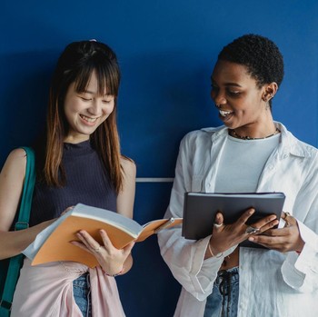 5 Tanda Orang Narsisistik, Terlihat dari Kebiasaannya saat Bertemu Orang