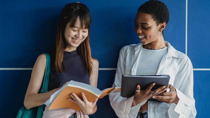 5 Tanda Orang Narsisistik, Terlihat dari Kebiasaannya saat Bertemu Orang