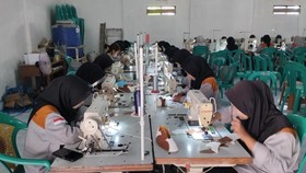 Disnaker Indramayu Gelar Pelatihan Menjahit Siapkan SDM Industri Lokal