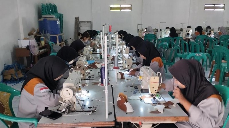 Disnaker Indramayu Gelar Pelatihan Menjahit Siapkan SDM Industri Lokal