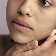 7 Alasan Kenapa Bibir Gelap Meski Tidak Merokok