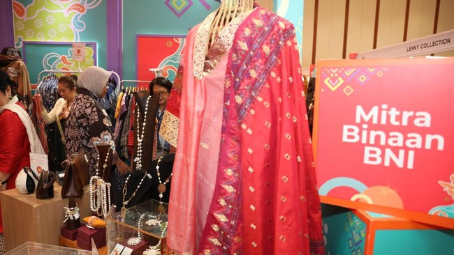 Berorientasi terhadap pertumbuhan bisnis dan pemberdayaan ekonomi rakyat, BNI menerapkan strategi menyeluruh, termasuk optimalisasi mendukung UMKM.