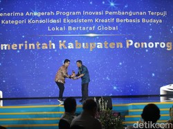 Sugiri Sancoko Pimpin Ponorogo Dapat Penghargaan detikJatim Awards