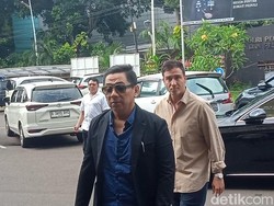 Hamish Daud Berduka, Kakek Meninggal Dunia