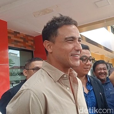 Klarifikasi Hamish Daud Soal Isu Selingkuh dengan Sabrina Alatas