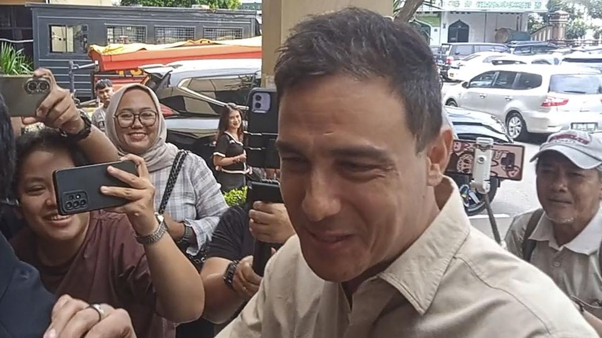 Hamish Daud Beber Hubungan dan Board Pinterest dengan Sabrina Alatas