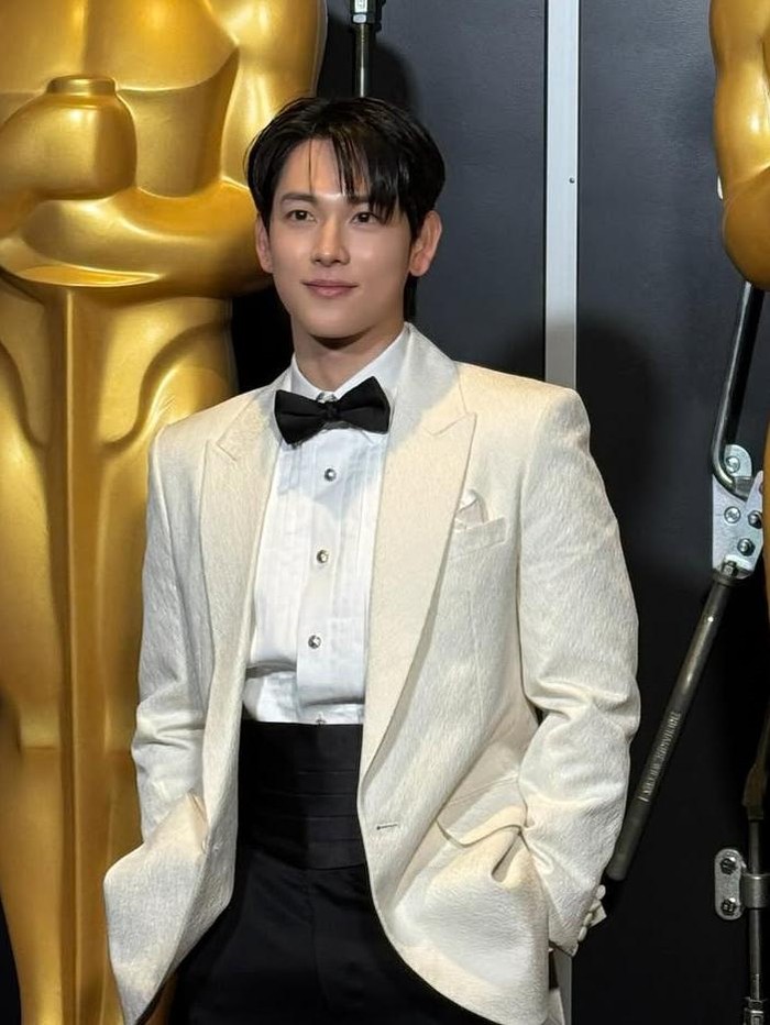 Im Si Wan sendiri telah dikenal luas sebagai idol sekaligus aktor berbakat Korea Selatan yang mengawali debutnya pada 2010 silam, sebagai member grup ZE:A.