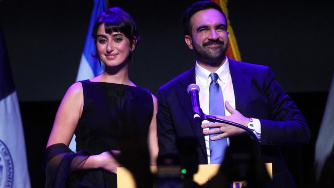 Istri dari Wali kota New York Zohran Mamdani, Rama Duwaji, baru-baru ini mulai mencuri perhatian publik.