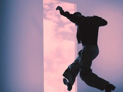 Lirik Lagu Maui Wowie - Kid Cudi