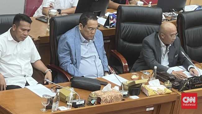 Komisi XII DPR terima laporan dugaan penyerobotan lahan 52 hektare di Banten oleh perusahaan tambang. Warga minta keadilan dan tindak lanjut dari DPR.