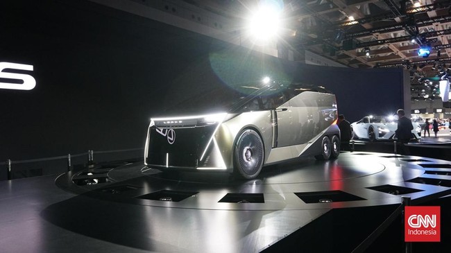 Lexus menampilkan konsep mobil yang tidak biasa yakni The New LS Concept di Japan Mobility Show 2025.