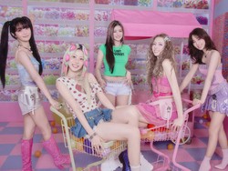 Lirik Lagu Eeny Meeny Miny Moe - FIFTY FIFTY