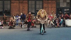 Lirik Lagu Thrift Shop - Macklemore & Ryan Lewis feat Wanz