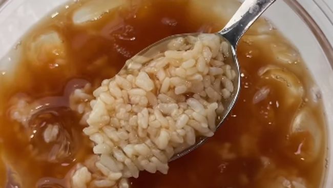 Berawal di Korea Selatan, tren bapmericano mulai ramai di Indonesia. Ahli gizi pun jelaskan efek konsumsi makanan ini.