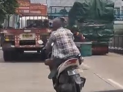 Viral Pemotor Ugal-ugalan Ancam Pengendara Lain di Pantura Semarang