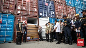 FOTO: Pengungkapan 87 Kontainer Terkait Pelanggaran Ekspor Produk CPO