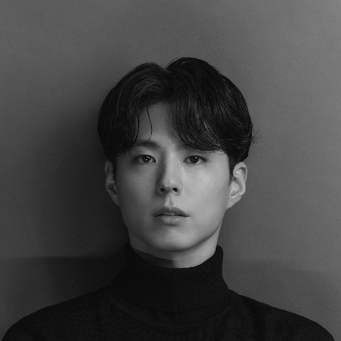 Park Bo Gum menjadi aktor pertama yang bergabung dengan THEBLACKLABEL. Setelah 10 tahun berkarier di bawah naungan Blossom Entertainment, ia memutuskan untuk hengkang dan menandatangani kontrak eksklusif dengan THEBLACKLABEL pada Januari 2023 lalu.