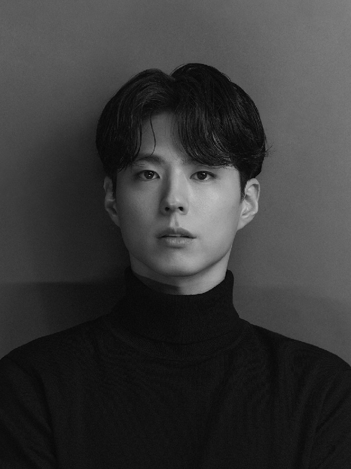 Park Bo Gum menjadi aktor pertama yang bergabung dengan THEBLACKLABEL. Setelah 10 tahun berkarier di bawah naungan Blossom Entertainment, ia memutuskan untuk hengkang dan menandatangani kontrak eksklusif dengan THEBLACKLABEL pada Januari 2023 lalu.