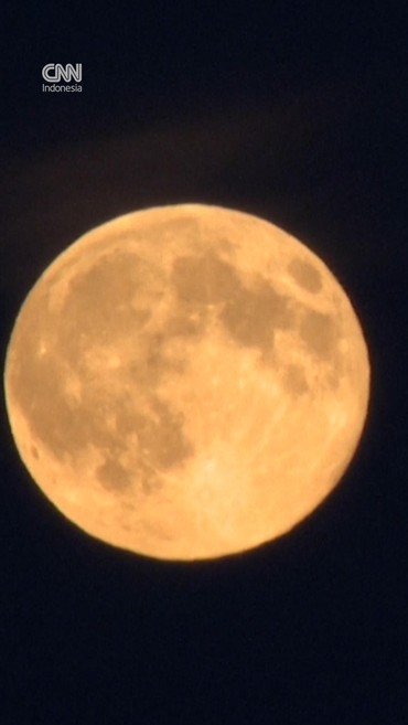 Melihat Keindahan Supermoon yang Hiasi Langit Jerman Barat