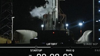 Detik-detik Falcon 9 SpaceX Luncurkan Puluhan Satelit Starlink