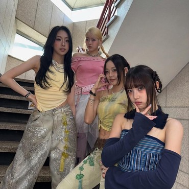 Lirik Lagu Super Model - VVUP