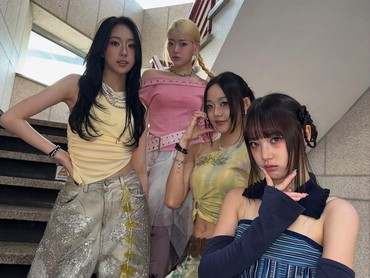 Lirik Lagu Super Model - VVUP