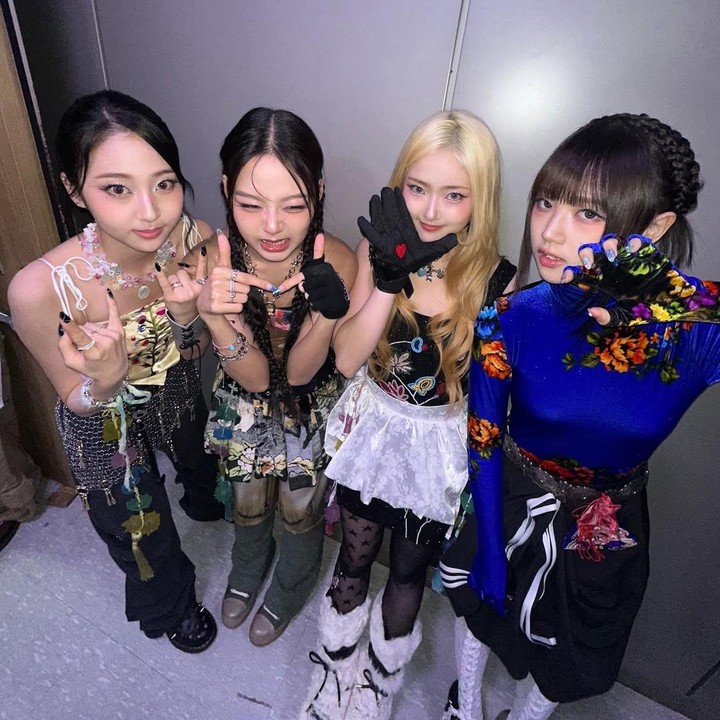 <p>Namun, lagu tersebut belakangan ini tengah menjadi perhatian di kalangan masyarakat Korea. Dilansir dari laman<em> The Chosun Daily,</em> lagu yang mengusung genre elektronik itu, memunculkan kata <em>party</em> berulang yang membuat setiap orang ingin mendengarnya berkali-kali.&nbsp;(Foto: Instagram @vvup.official)</p>