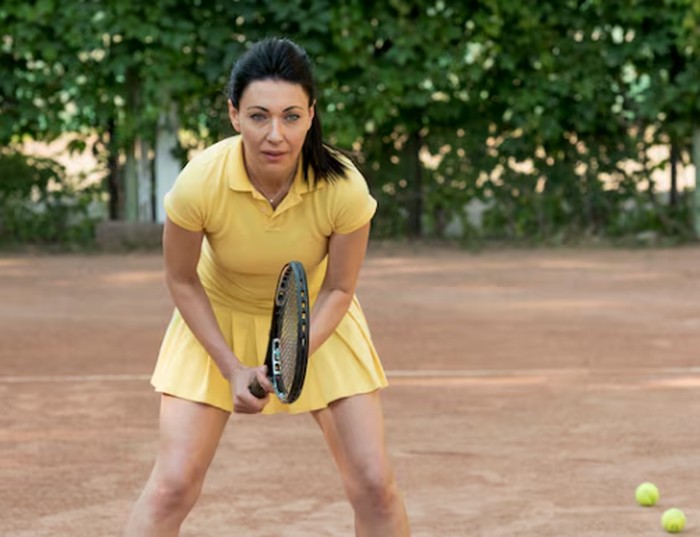 Aries memiliki keberanian dan semangat kompetitif yang tinggi di lapangan. Sifatnya yang spontan dan penuh energi membuatnya tak gentar menghadapi tantangan saat bermain padel./ Foto: freepik.com