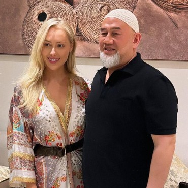 Penyanyi AS Bongkar Skandal dengan Sultan Muhammad V Mantan Raja Malaysia