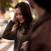 Butuh Waktu Buat Nyaman, Ini 5 Zodiak yang Cenderung Pemalu