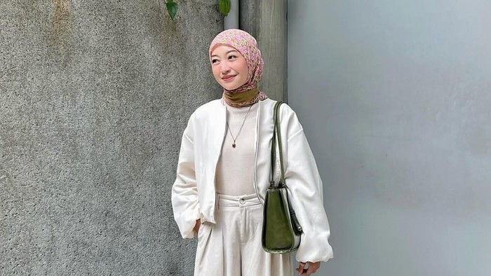 Get The Look: Inspirasi Outfit Minimalis dan Stylish ala Nabila Yua, Cocok untuk Hangout!