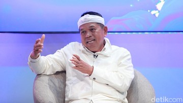 Update Informasi Selebriti InsertLive : Viral Guru Paksa Potong Rambut Siswi Berhijab Gegara Razia, Dedi Mulyadi Bilang...