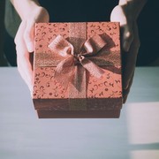 Anti Gagal! 5 Ide Kado Akhir Tahun Paling Berkesan untuk Keluarga