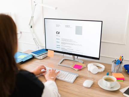 10 Keahlian Pekerja yang Wajib Dicantumkan di CV Menurut LinkedIn