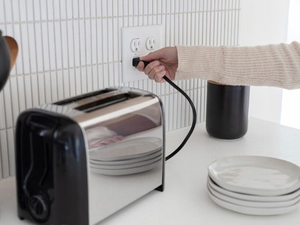 9 Perangkat Elektronik yang Harus Dicabut Sebelum Keluar Rumah