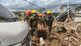 FOTO: 'Disapu' Topan Kalmaegi, Filipina Tetapkan Keadaan Darurat