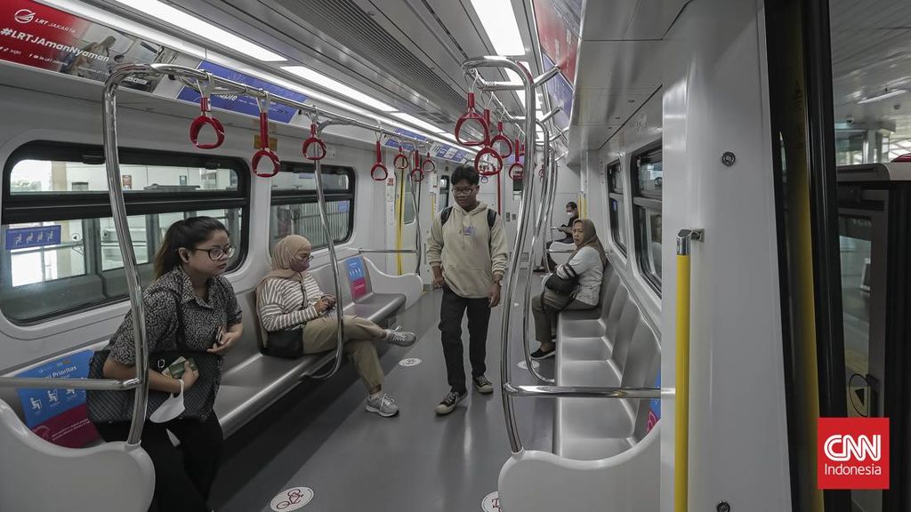 Penumpang Boleh Buka Puasa di LRT Jabodebek, Ini Syaratnya