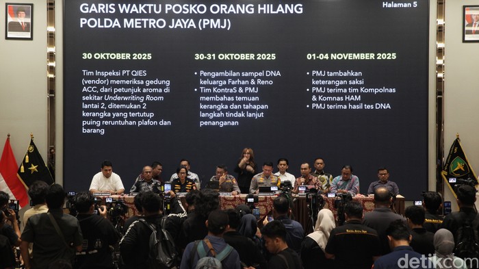 Konferensi pers hasil Tes DNA temuan dua kerangka manusia di Gedung Kwitang, RS Polri Kramatjati, Jakarta Timur, Jumat (7/11/2025).