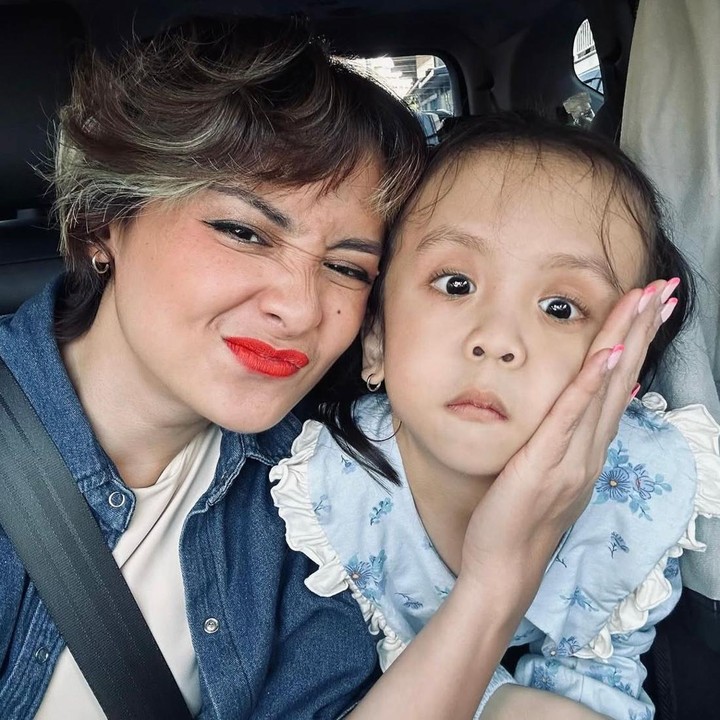 <p>Artis Joanna Alexandra membagikan kabar kurang menyenangkan mengenai kondisi putri bungsunya, Ziona Eden Alexandra Panggabean. Pasalnya, bocah kecil itu baru-baru ini harus menjalani tindakan operasi, Bunda. (Foto: Instagram @joannaalexandra)</p>