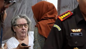 FOTO: Lindsay Terpidana Mati Kasus Narkoba Bali Dipulangkan ke Inggris