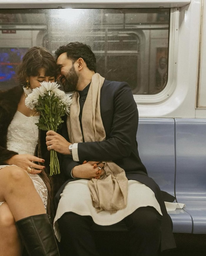 Duwaji memegang peran penting dalam kampanye Mamdani melalui media sosial. Duwaji membantu membuat identitas merek kampanye dan mengerjakan versi final ikonografi dan font kampanye.