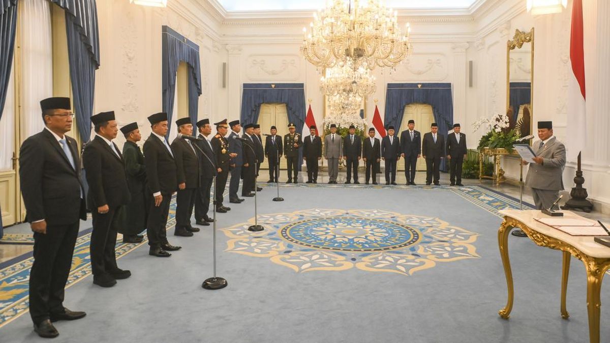 FOTO: Prabowo Lantik Komisi Percepatan Reformasi Polri