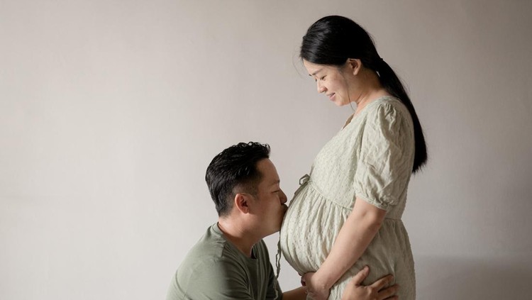 suami istri hamil