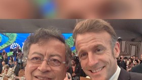 Momen Presiden Prancis dan Kolombia Selfie Jelang COP30