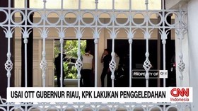 VIDEO: Usai OTT Gubernur Riau, KPK Lakukan Penggeledahan