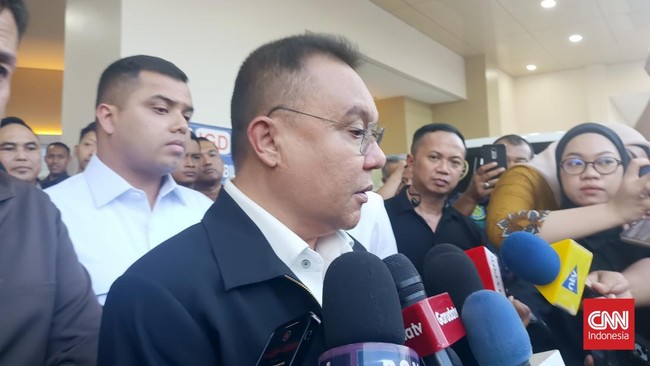 Wakil Ketua DPR Sufmi Dasco menyebut terduga pelaku ledakan di SMA 72 Kelapa Gading terpengaruh media sosial. 54 orang terluka dalam insiden tersebut.